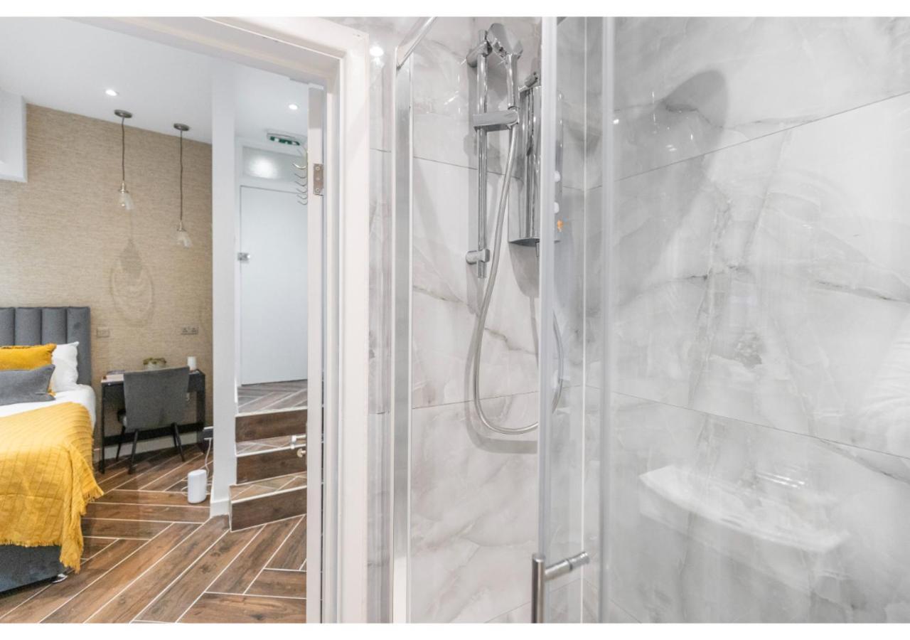 Compact Comfort: Your Basecamp Appartamento Londra